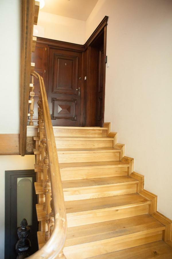 My Place In * Posen
